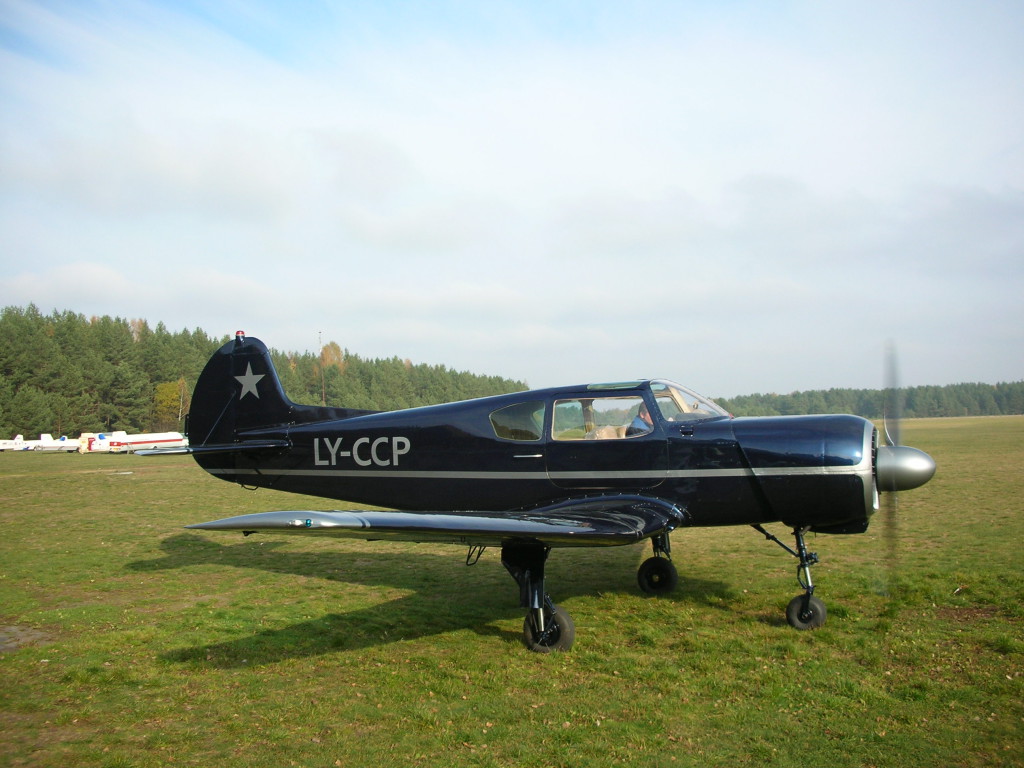Yak UK Aircraft YAK 18T